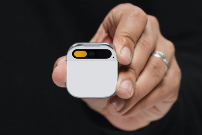 Què és l'AI Pin, creat per extreballadors d'Apple?