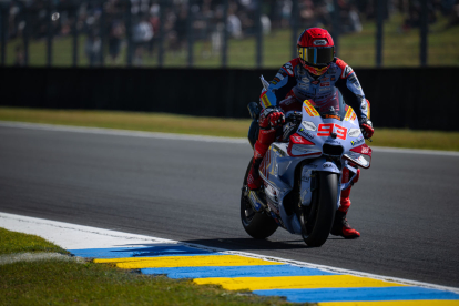 Marc Márquez, rodant ahir al circuit de Le Mans.