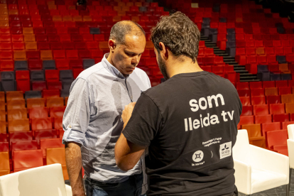 Fèlix Larrosa, Violant Cervera, José Crespín, Anna Gómez i Montse Bergés, poc abans d’iniciar-se el debat a la Llotja.