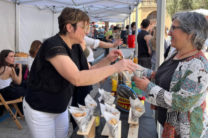 Una de les parades de l’espai gastronòmic de la fira, que es va omplir les dos jornades.