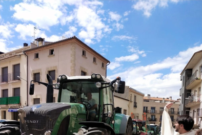 Moment de la benedicció dels tractors a Bellpuig.