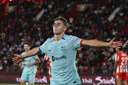 Fermín celebra un dels dos gols que va anotar ahir davant de l’Almeria.