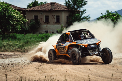 El vehicle de Pons i Betriu, en un moment de l’etapa d’ahir.