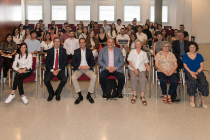 Assistents a l’acte d’ahir d’entrega de credencials als beneficiaris dels ajuts.