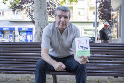 El lleidatà Emili Bayo presenta a Lleida una nova novel·la, 'Pasta fàcil'
