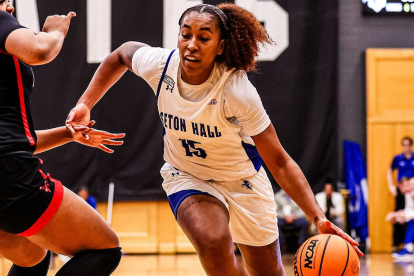 Azana Baines arriba procedent del Seton Hall Pirates de l’NCAA.