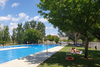 La piscina municipal de Balàfia, oberta al públic des de primera hora del matí