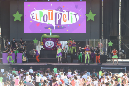 El popular grup familiar El Pot Petit va posar ahir a la tarda el punt final multitudinari a la tercera edició del Magnífic Fest de Lleida al recinte de les Firetes.