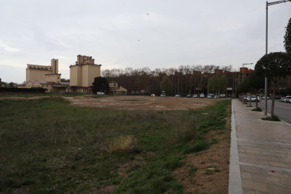 El solar del número 2 del carrer Josep Pallach, a Pardinyes, on està projectada la residència.