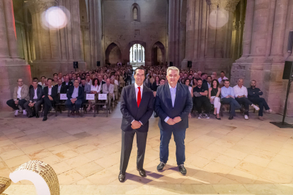 Mario Alonso Puig, amb el president de la Cambra de Comerç, Jaume Saltó, abans de la conferència a la Seu Vella davant de 440 empresaris.