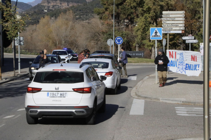 Imatge d’arxiu d’una protesta contra la MAT del Pallars a la Pobla el mes de desembre passat.