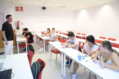 Alumnes ahir al taller de tècniques per aprendre a través de jocs.