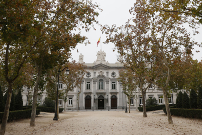 Vista de la façana del Tribunal Suprem a Madrid.