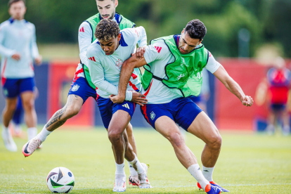 Lamine Yamal, en una acció durant l’entrenament d’ahir.