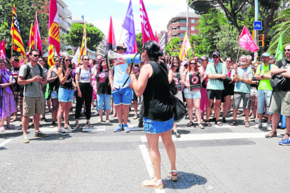 La protesta va ser davant de la seu del departament d’Educació.