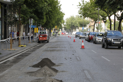 Ferm aixecat del nou tram del carril bici.