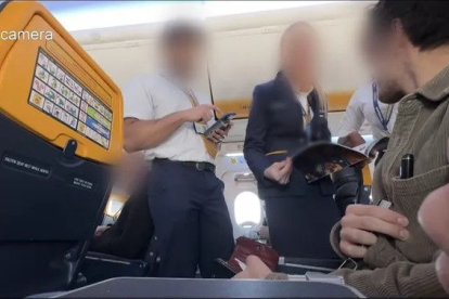 Els treballadors de Ryanair denuncien les seues condicions laborals.