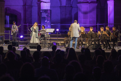 L'Orquestra Jezz Club, en la vetllada 'alternativa' del Festival de Cervera