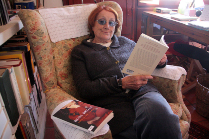 L’escriptor Rosa Regàs, a la seua residència empordanesa de Llofriu.