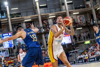 Willy Hernangómez, en el seu partit número 100 amb la selecció, va liderar en atac Espanya.