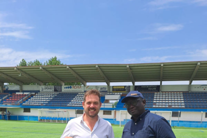 Josep Gené i Seydou Sane, a l’estadi del Mollerussa.