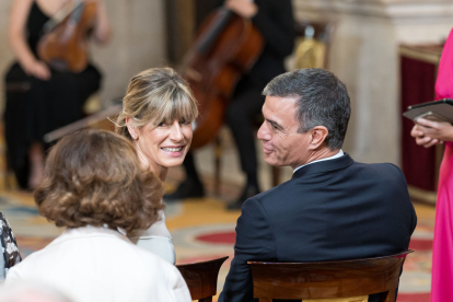 Begoña Gómez, al costat del seu marit, el president Pedro Sánchez, en un acte el mes de juny passat.