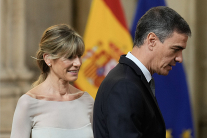 Pedro Sánchez, amb la seua dona, Begoña Gómez, arribant a un acte públic el mes de juny passat.