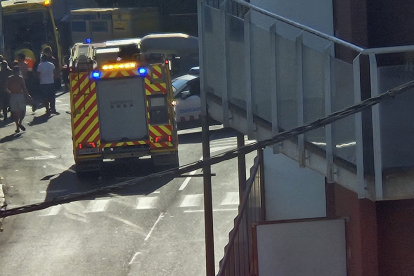 Al lloc de l’atropellament van acudir ambulàncies del SEM, Mossos, Bombers i Policia Local.