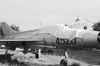 A Sant Pere dels Arquells (Segarra) hi ha un veí que té diversos avions de guerra del segle XX