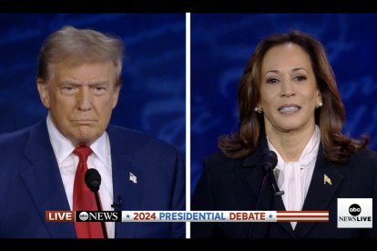 L'expresident dels EUA i candidat republicà, Donald Trump, i la vicepresidenta dels EUA i candidata demòcrata, Kamala Harris, en el debat electoral de la cadena 'ABC'