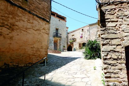 El interior del pueblo de Montfalcó Murallat.