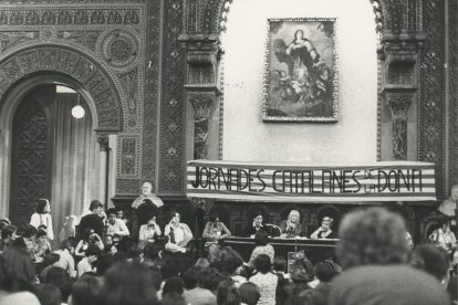 Primeres jornades catalanes de la dona. Organitzades al paranimf de la Universitat de Barcelona el 1976, van suposar l’eclosió del moviment feminista a Catalunya.