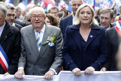 Imagen de archivo de Jean-Marie Le Pen y su hija Marine Le Pen