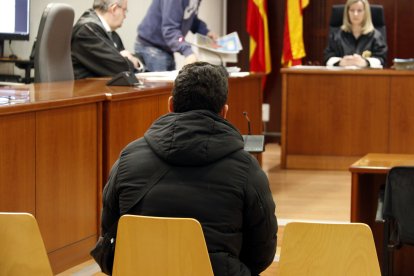 L'acusat d'agressió sexual, durant el judici a l'Audiència de Lleida.