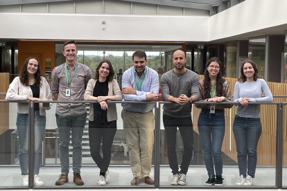 Grupo de investigación de Isidro Cortes-Ciriano (en el centro) en el EMBL-EBI.