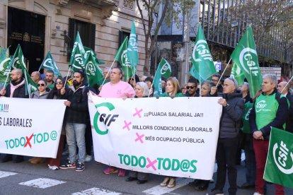 Una protestas de funcionarios para pedir mejoras salariales