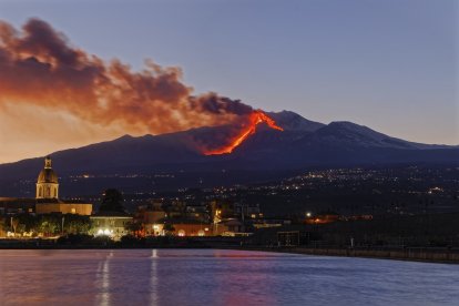 L’Etna és considerat el major volcà actiu d’Europa i el paisatge que l’envolta és meravellós.