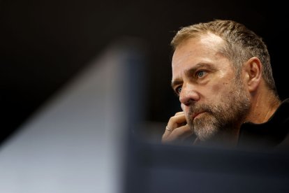 Hansi Flick, durant la roda de premsa prèvia al partit. - EFE/ALBERTO ESTÉVEZ