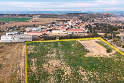 La finca en la qual es preveu el parc de Bombers a Montsó. - DPH