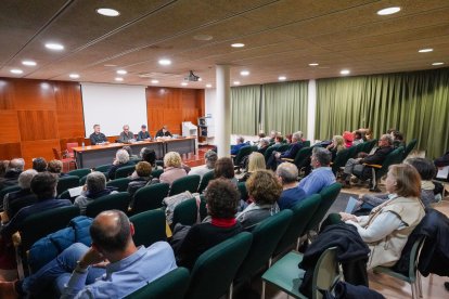 El acto de constitución de la plataforma, ayer por la tarde en Alpicat. - JORGE AGUSTÍN