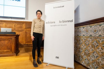 Natàlia Virgili va presentar ahir a Lleida Edicions La Biennal. - PAU PASCUAL
