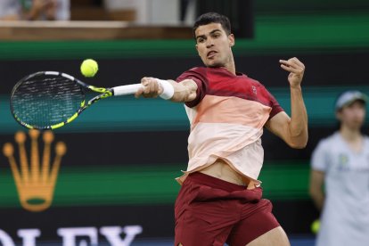 El murcià torna un cop en el seu partit davant de Shapovalov. - EFE