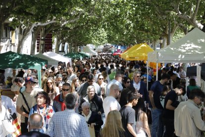 Imatge d'una de les últimes diades de Sant Jordi