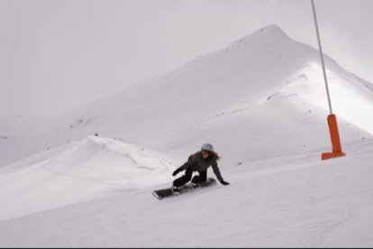 Ziga-zaga de ‘boardercross’ a Boí Taüll el 29 de març- L’estació a l’Alta Ribagorça acollirà el 29 de març una competició open<i> </i>a partir de 14 anys a la pista de <i>boardercross. </i>El circuit serà apte tant per a esquís com per a snowboard. - FGC