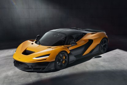 McLaren ha presentat el seu nou superesportiu W1 amb motiu dels 50 anys del primer campionat a la Fórmula 1 del fabricant britànic.