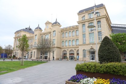 L’antic hotel d’Adif ocupava les plantes superiors de l’estació de trens. - MAGDALENA ALTISENT