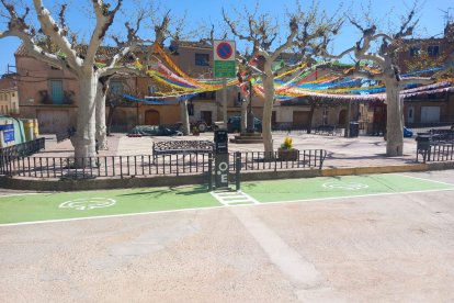 Els carregadors es troben al costat de la plaça de la Bassa. - AJUNTAMENT DE BOVERA