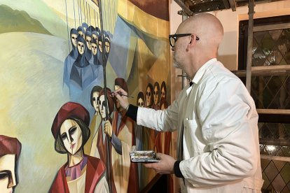 Ramon Solé Urgelés restaura el mural de gran format de Víctor Pérez Pallarès que es troba al mur nord de l'avantsala de la primera planta de l’edifici de la Paeria