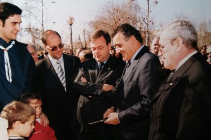 2000. Inauguració de la casa del Cau. - AEIG AGRAMUNT