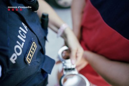 MOSSOS D'ESQUADRA - Archivo